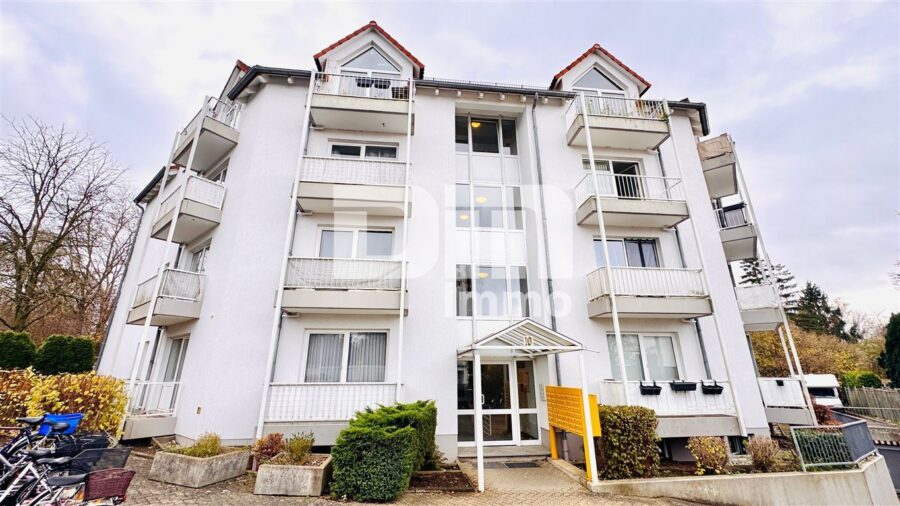 (R)eserviert!Modernes Einzimmer-Apartment mit Maisonettebereich + PKW-Stellplatz - Frontansicht Titel